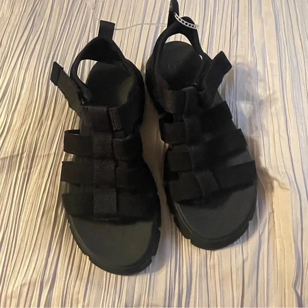 UGG youth black sandals canvas‎ new without tags size 2